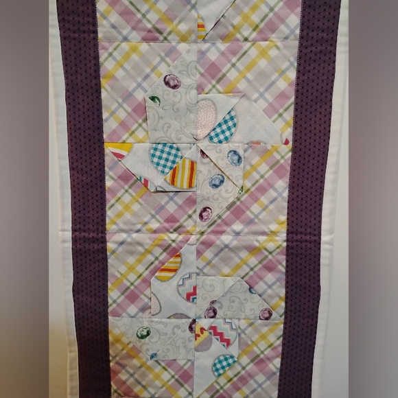 Quilted Table Topper/Runner Purple-White Housewarming approx. 13' x 36' - Picture 15 of 16